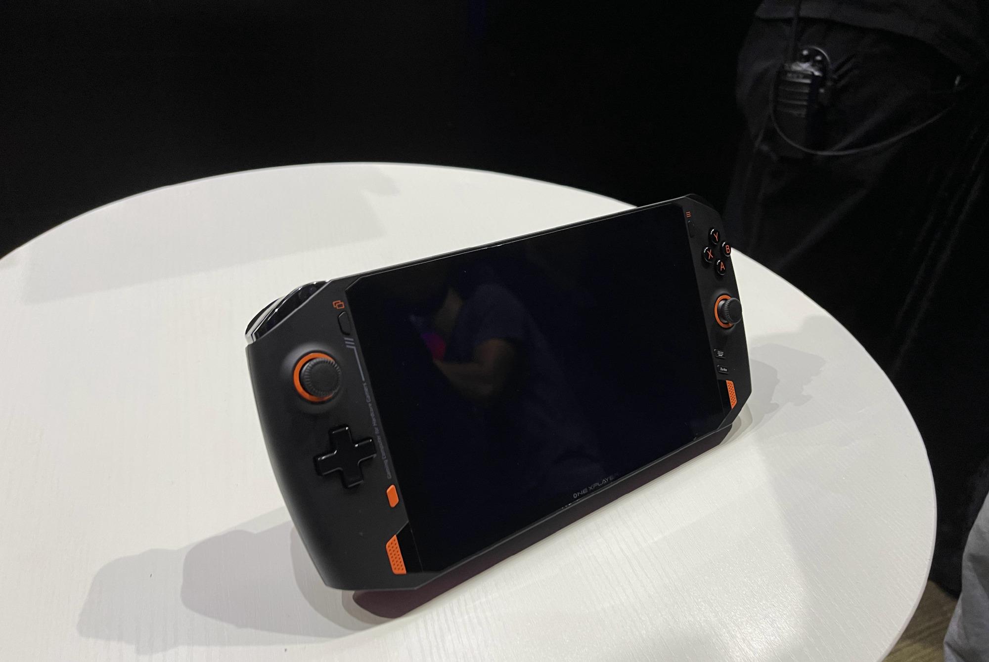 掌機玩電腦游戲可以用手柄嗎_什么掌機可以玩電腦游戲_掌機玩電腦游戲可以嗎